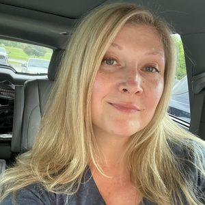 Meet your Posher, Angela